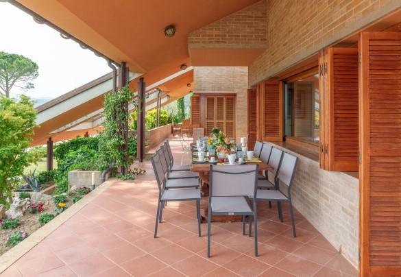 La zona pranzo esterna - Villa Lia 