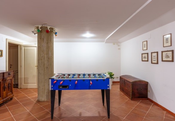 Taverna con zona giochi con calcio balilla - Villa Lia