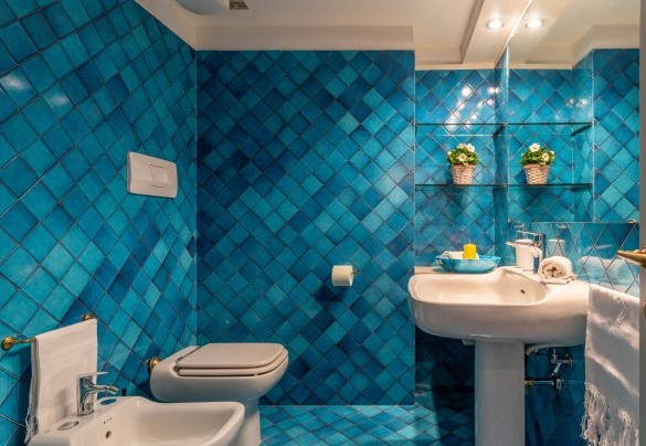 Bagno con doccia n. 3 al primo piano - Villa Lia