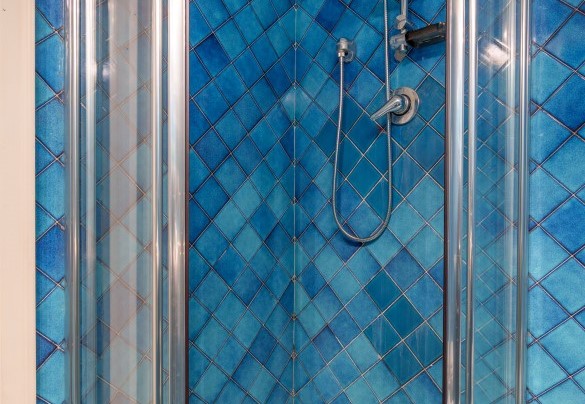 Bagno con doccia n. 3 al primo piano - Villa Lia