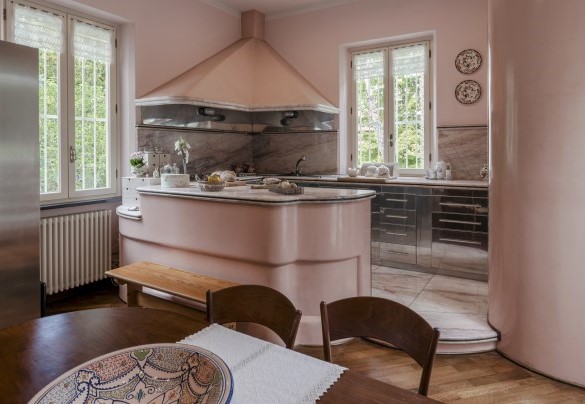 I colori riflettono ovunque tonalità naturali sobrie ed equilibrate fedelmente alle caratteristiche delle ville in stile liberty - Villa Liberty Albisola