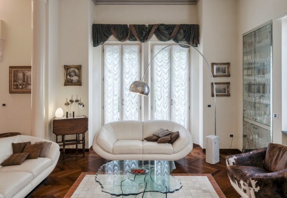 Classico e moderno si integrano con armonia in un perfetto connubio di stile ed eleganza - Villa Liberty Albisola