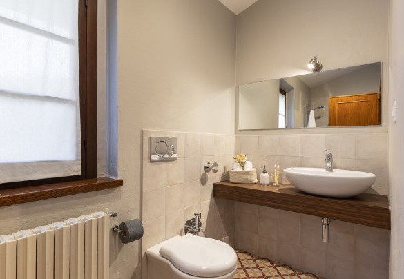 Il bagno con doccia n. 4 al primo piano nell’annesso – Villa Loredana