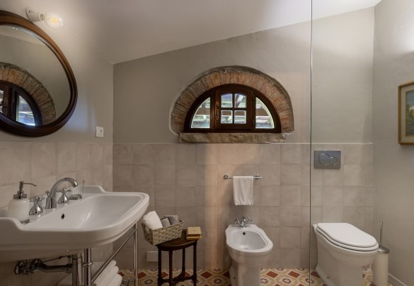 Il bagno con doccia n. 3 nell’annesso al piano terra – Villa Loredana