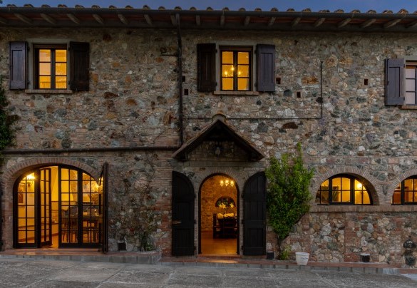 Upon entering, you are greeted by a cosy atmosphere – Villa Loredana