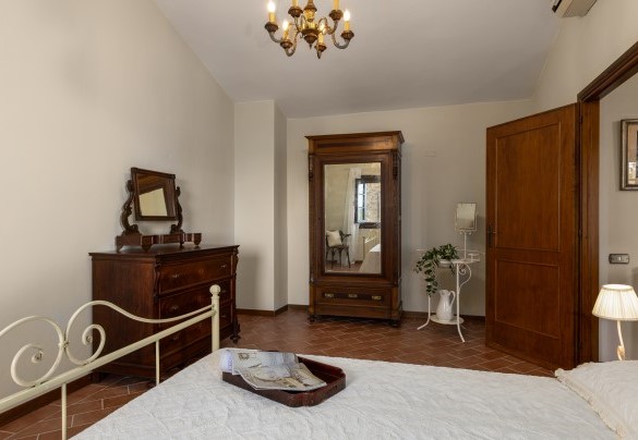 La camera matrimoniale n. 6 al primo piano nell’annesso – Villa Loredana