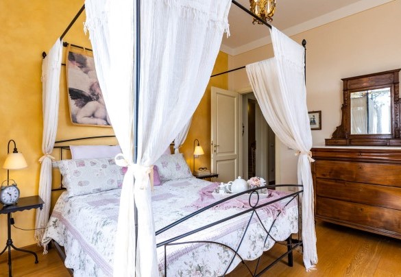 The master bedroom at first floor – Villa Luigina
