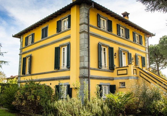 The historic villa in typical elegant Tuscan style – Villa Luigina 