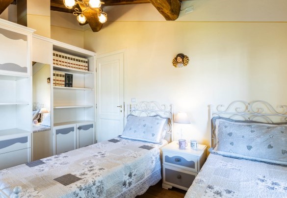 The twin bedroom at second floor Villa Luigina