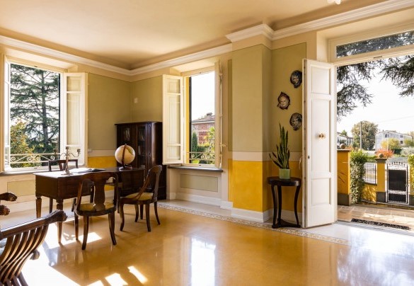 The open space studio in the living room at first floor – Villa Luigina