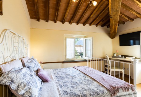 The double bedroom at second floor with en-suite bathroom – Villa Luigina