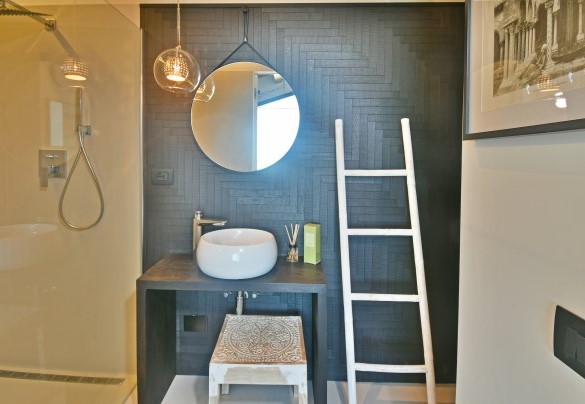 Il bagno ensuite con doccia della camera a piano terra – Villa Luna