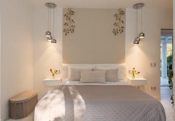 Double bedroom no. 1 with en-suite bathroom - Villa Lunezia