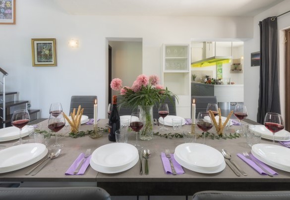 The dining room connected to the kitchen - Villa Maggiorana
