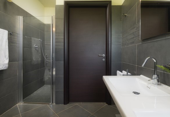 En suite bathroom with shower - Villa Maggiorana