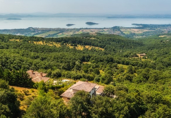 On the border between Umbria and Tuscany, Villa Maggiorana allows you to move easily around to visit the many attractions in the area such as Perugia, Todi, Orvieto - Villa Maggiorana