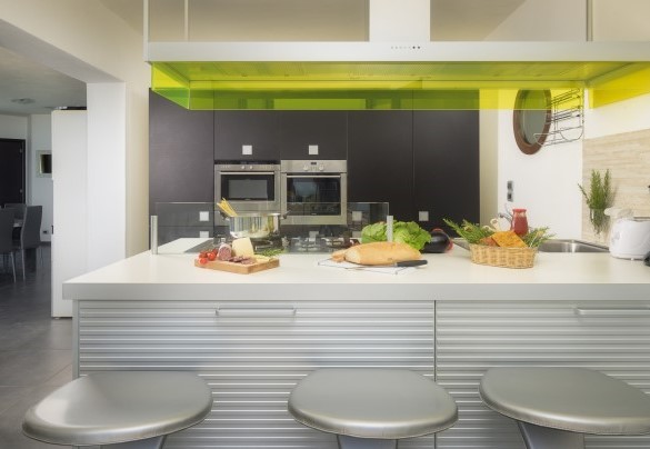 The modern kitchen connected with the dining room - Villa Maggiorana