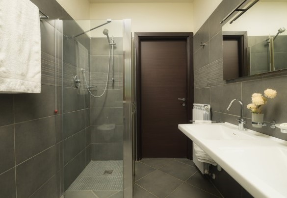 Bathroom with shower of the apartment n. 1 - Villa Maggiorana