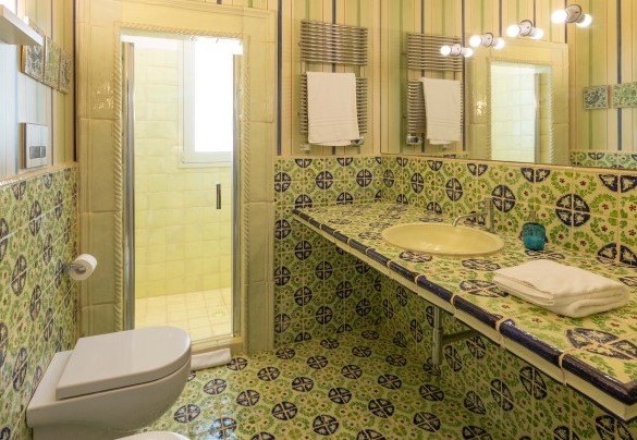 Bagno n.3 con doccia al piano terra – Villa Majoli