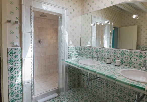 Bagno ensuite con doccia al primo piano – Villa Majoli
