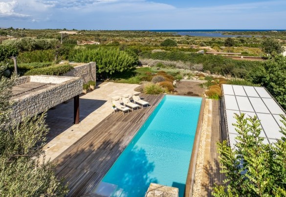La zona piscina - Villa Majoli