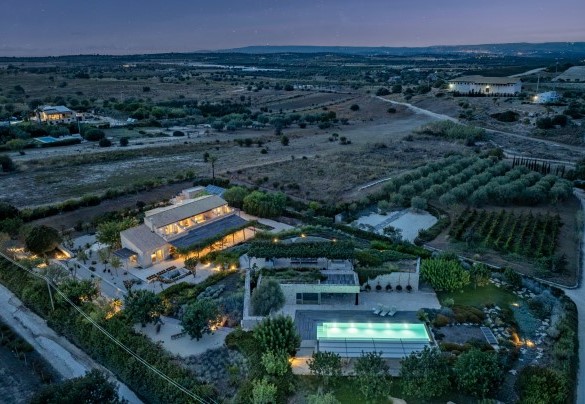 Vista aerea della proprietà nei colori del tramonto - Villa Majoli