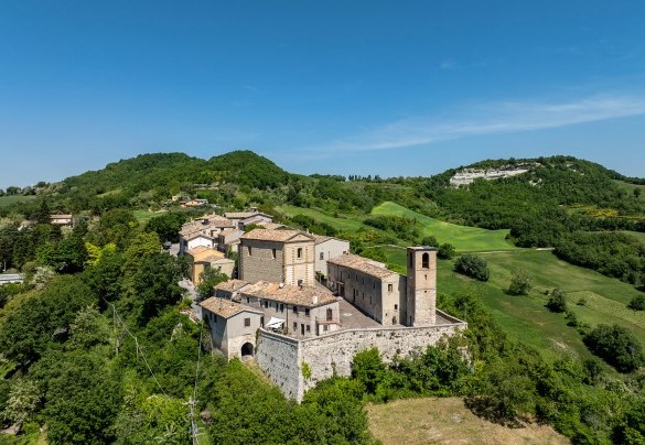 The village of Monterolo – Villa Mamon