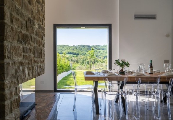  The dining area overlooking the garden – Villa Mamon