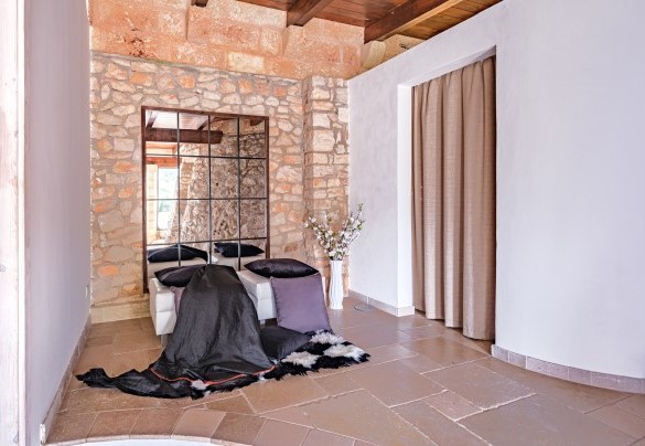 Hallway in the annex - Villa Manco