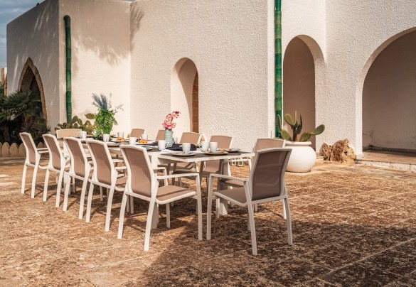 Outdoor dining area - Villa Manco