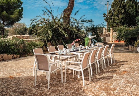 Outdoor dining area - Villa Manco