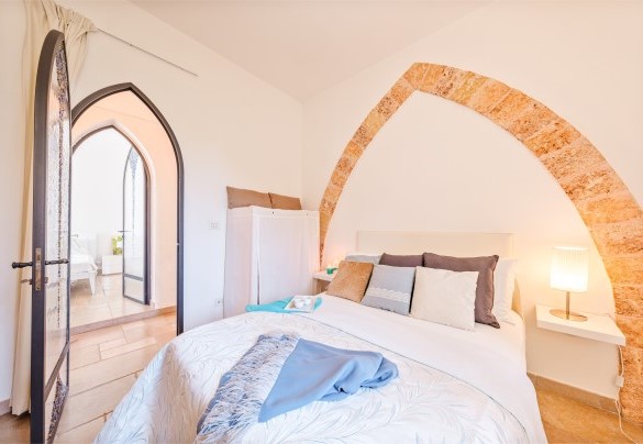 Double bedroom no. 2 with French bed   - Villa Manco