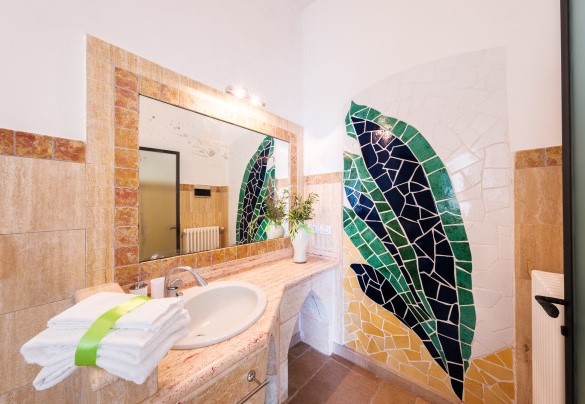 En suite bathroom with shower and bathtub no. 3   - Villa Manco