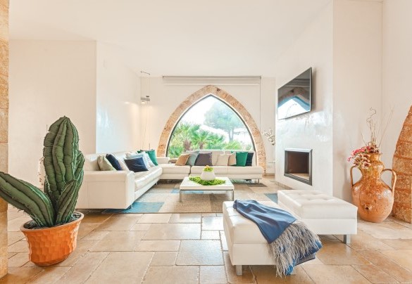 The spacious and bright living area   - Villa Manco