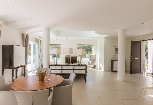 One of the dining areas of the hall N. 1 - VILLA MANDARA