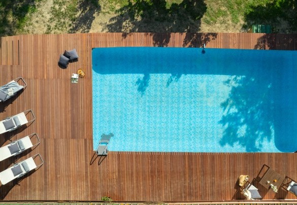 The swimming pool is set in a non-slip WPC deck of approximately 120 sq m – Villa Manganelli