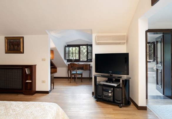 The double bedroom no. 6 on the attic floor - Villa Manganelli
