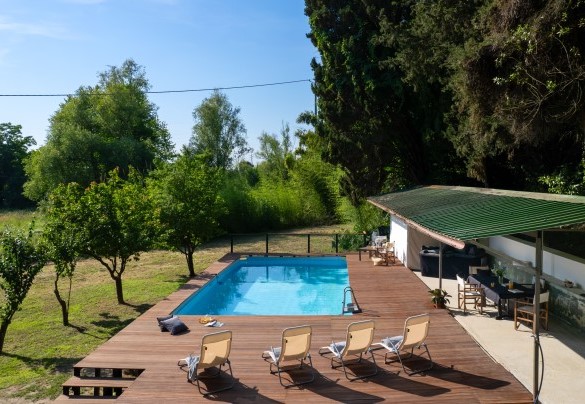 The lower part of the garden encloses the pool area – Villa Manganelli