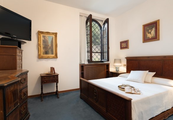 The double bedroom no. 5 on the ground floor  - Villa Manganelli