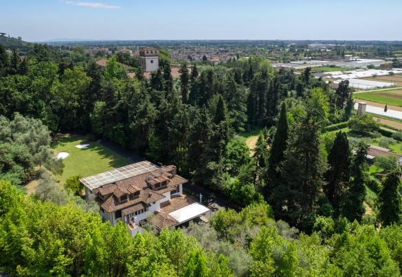 Villa Manganelli is located near Camaiore, in La Vallina, a place rich in history – Villa Manganelli