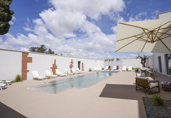 The pool has twilight-activated internal lighting - Villa Maria Paradiso