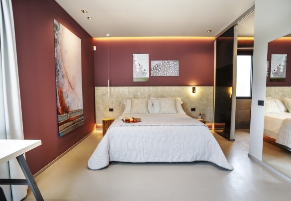 Double bedroom n.3 with ensuite bathroom n.4 with shower on first floor - Villa Maria Paradiso
