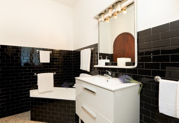  Il bagno n. 2 con vasca al primo piano – Villa Meraviglia 