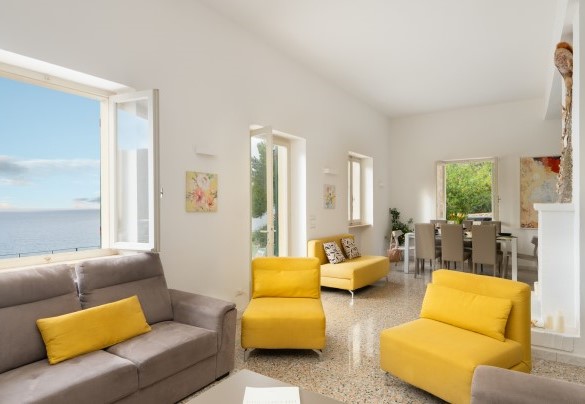 Ampio open space  con accesso diretto alla terrazza  - Villa Meraviglia 