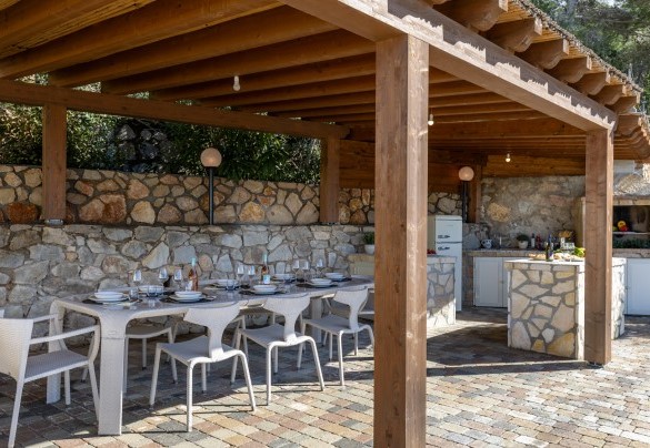 La pergola (50mq) di legno  - Villa Meraviglia 