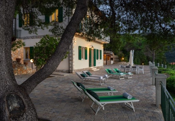 Scorci in notturna – Villa Meraviglia 