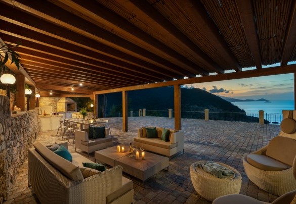  Illuminazione notturna del salotto esterno  - Villa Meraviglia 
