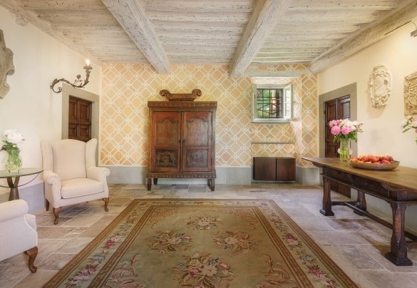 La spaziosa hall con l'ingresso principale - Villa Metelliano