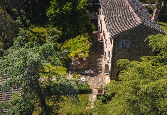 La villa immersa nel verde giardino - Villa Metelliano