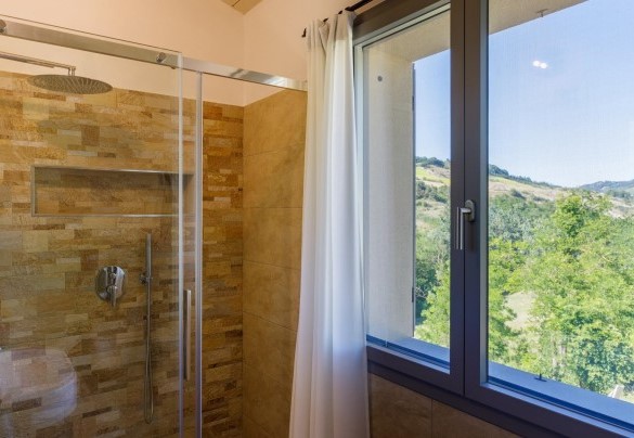Bagno en-suite al primo piano – Villa Mia